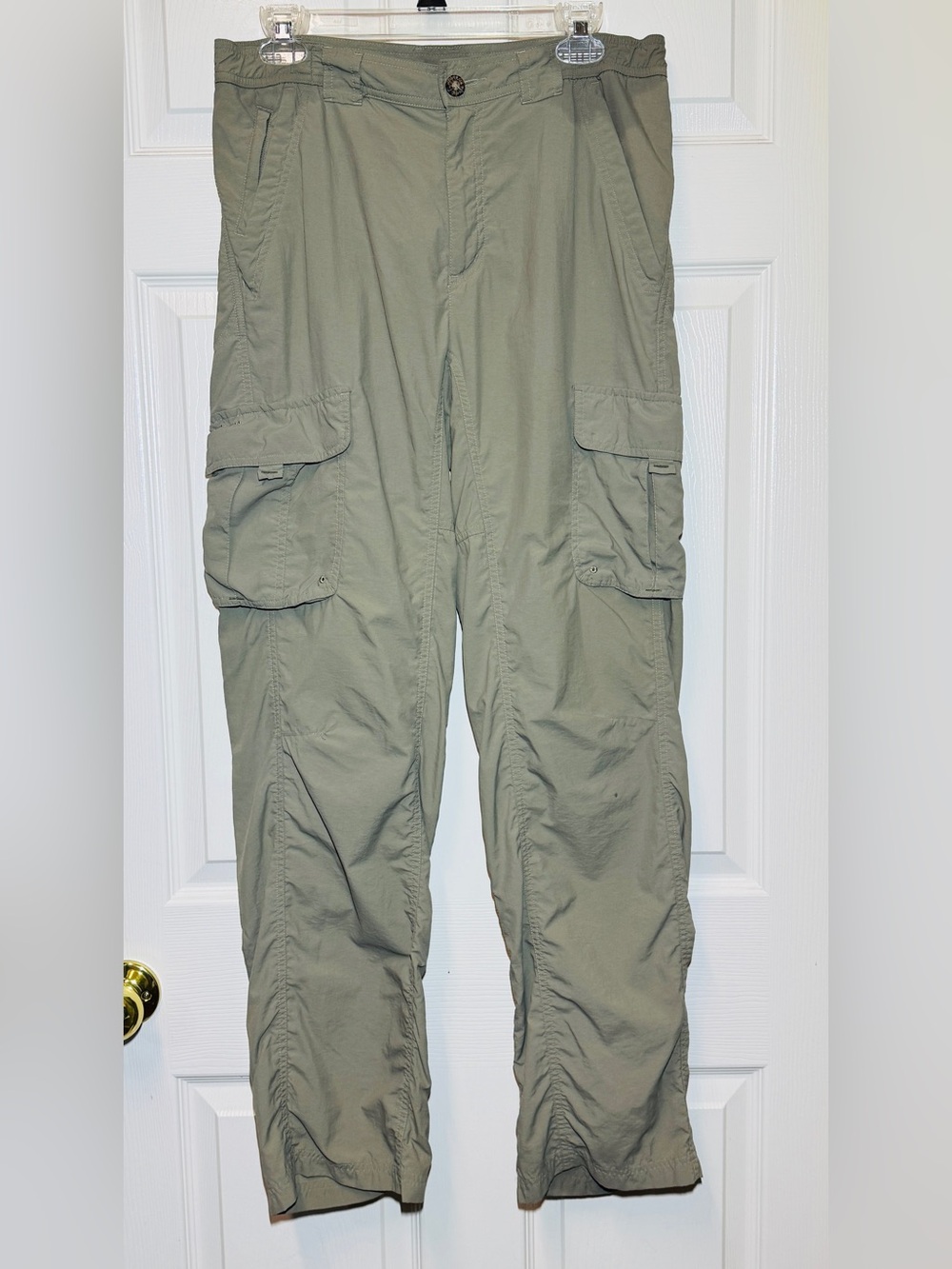 Columbia Men's Titanium Olive Green Cargo Pants with Multiple Pockets S